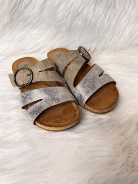 Sofft Metallic Silver Strappy Slide Sandals